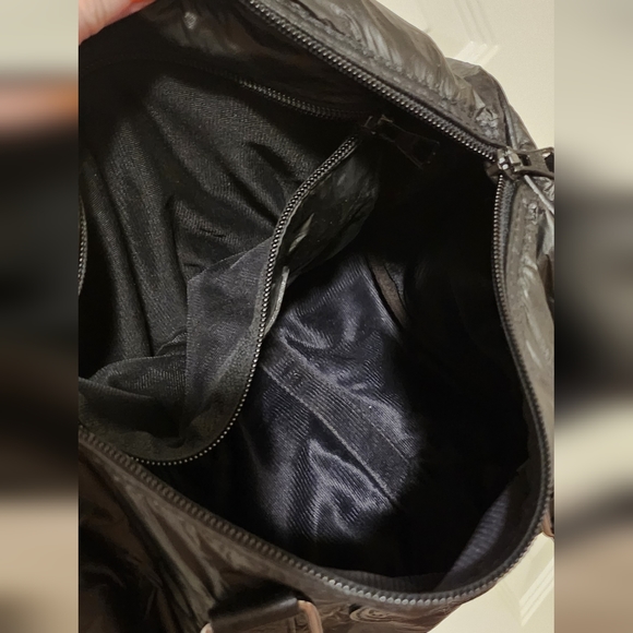 Hunting World Small Duffle/ Boston Bag Nylon w/ Leather Trim Black 12"X 10" X 7" - Picture 11 of 12